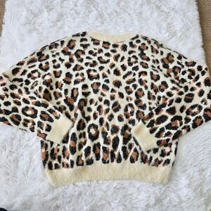 Le Lis Women's Fuzzy Leopard‎ Print Crewneck Sweater. Size S